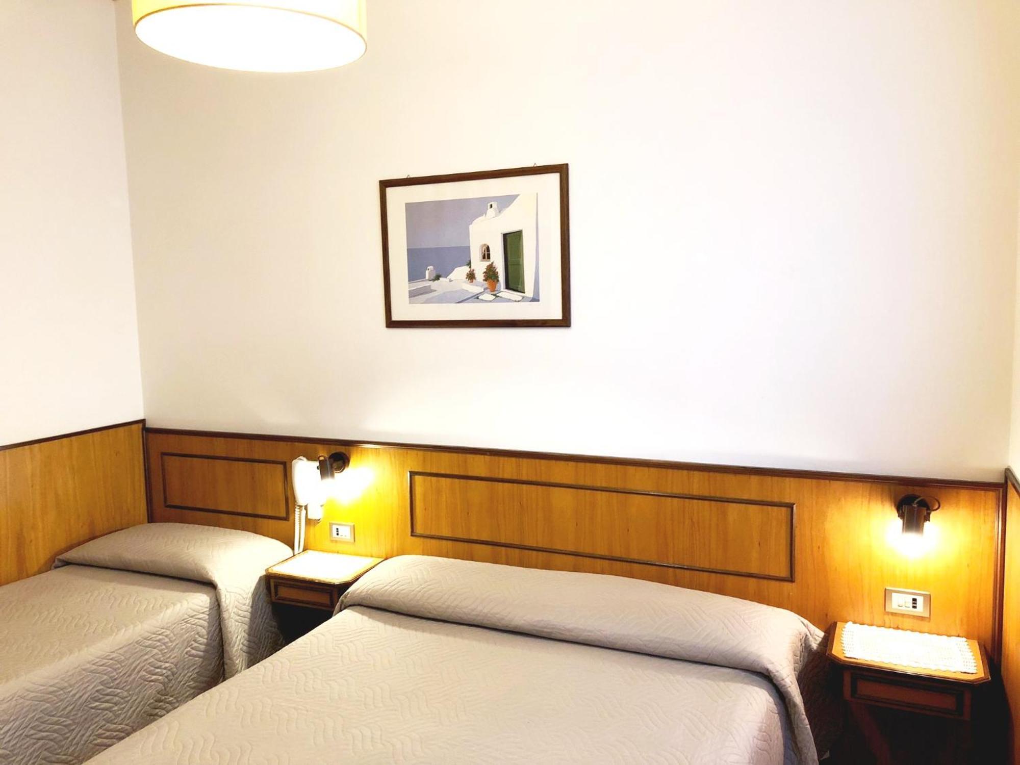 פרוג'ה Hotel Signa מראה חיצוני תמונה
