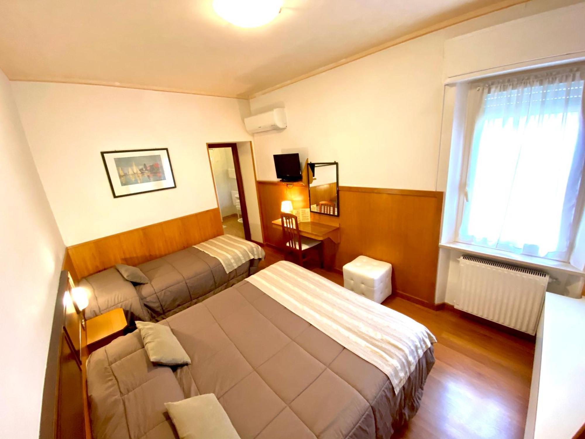 פרוג'ה Hotel Signa מראה חיצוני תמונה